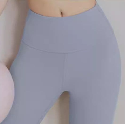 スパッツ シルエット美人 なめらかヨガスパッツ