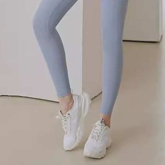 スパッツ シルエット美人 なめらかヨガスパッツ